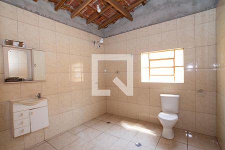 Casa à venda com 127m², 4 quartos e 3 vagas Casa à venda com 127m², 4 quartos e 3 vagasBanheiro da edícula