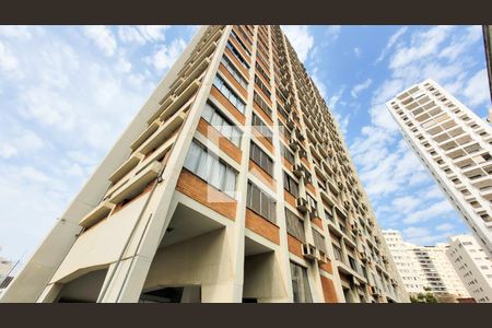 Studio à venda com 51m², 1 quarto e 1 vaga Studio à venda com 51m², 1 quarto e 1 vagaFachada