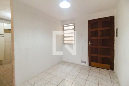 Sala de apartamento para alugar com 2 quartos, 60m² em Conjunto Residencial José Bonifácio, São Paulo