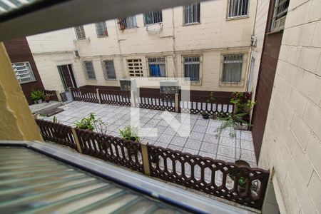 Vista da Sala de apartamento para alugar com 2 quartos, 60m² em Conjunto Residencial José Bonifácio, São Paulo