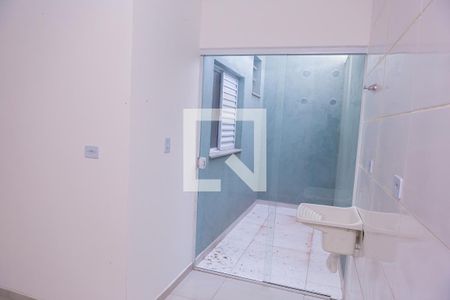 Cozinha e Área de Serviço de apartamento para alugar com 2 quartos, 41m² em Vila Euthalia, São Paulo