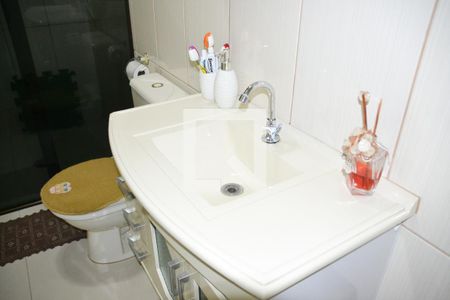 Casa à venda com 119m², 2 quartos e 2 vagas Casa à venda com 119m², 2 quartos e 2 vagasBanheiro