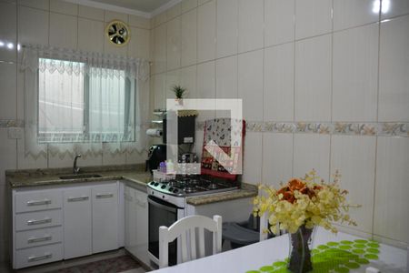 Casa à venda com 119m², 2 quartos e 2 vagas Casa à venda com 119m², 2 quartos e 2 vagasCozinha