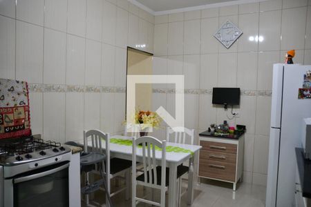 Casa à venda com 119m², 2 quartos e 2 vagas Casa à venda com 119m², 2 quartos e 2 vagasCozinha