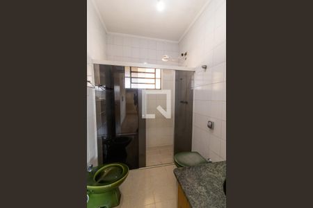 Banheiro do Quarto 1 de casa para alugar com 6 quartos, 240m² em Jardim Planalto, Campinas