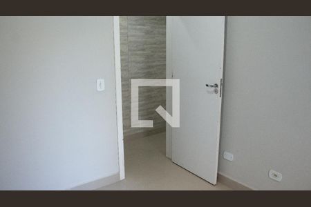 Quarto 2 de apartamento para alugar com 2 quartos, 40m² em Centro Alto, Ribeirão Pires