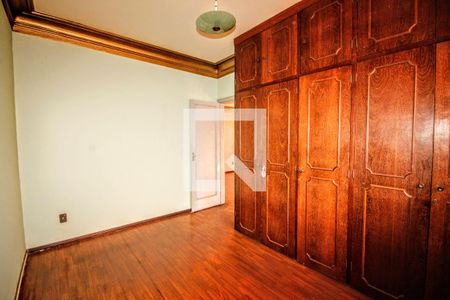 Quarto de casa à venda com 4 quartos, 299m² em Santa Tereza, Belo Horizonte