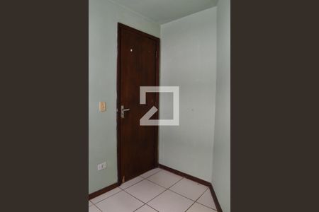 Quarto 1 de apartamento para alugar com 2 quartos, 50m² em Cristo Rei, Curitiba