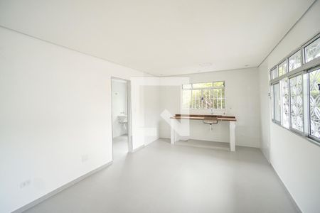 Sala e cozinha de casa de condomínio para alugar com 1 quarto, 43m² em Chácara Santo Antônio (zona Leste), São Paulo