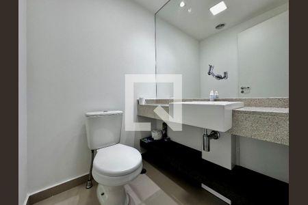 Lavabo de apartamento para alugar com 1 quarto, 53m² em Santo Amaro, São Paulo