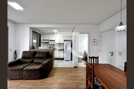 Sala de apartamento para alugar com 1 quarto, 53m² em Santo Amaro, São Paulo