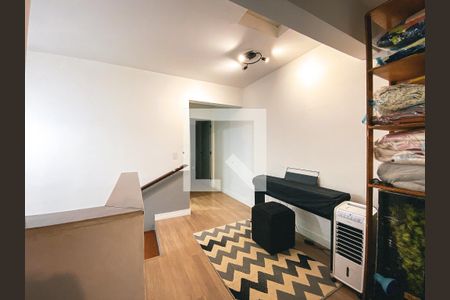 Sala  de casa à venda com 4 quartos, 186m² em Jardim Ester, São Paulo