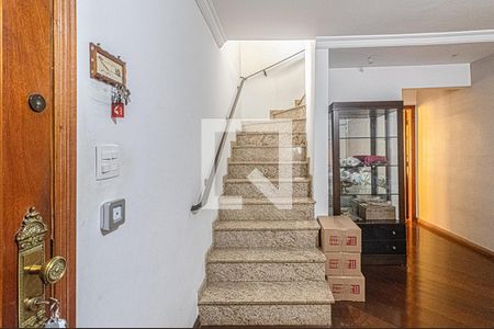 Escada de casa à venda com 4 quartos, 172m² em Vila Nair, São Paulo