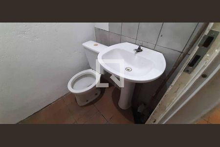 Banheiro de apartamento para alugar com 1 quarto, 20m² em Quitaúna, Osasco