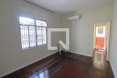 Sala de casa para alugar com 2 quartos, 70m² em Cascadura, Rio de Janeiro