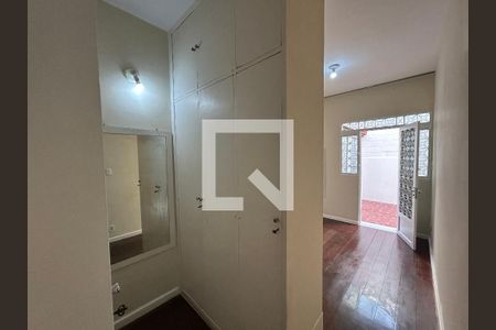 Closet do quarto 1 de casa para alugar com 2 quartos, 70m² em Cascadura, Rio de Janeiro