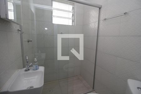 Banheiro de casa de condomínio para alugar com 1 quarto, 39m² em Vila Antonina, São Paulo