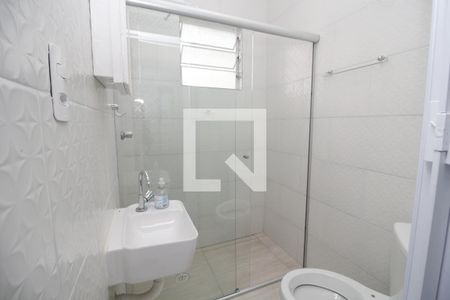 Banheiro de casa de condomínio para alugar com 1 quarto, 39m² em Vila Antonina, São Paulo