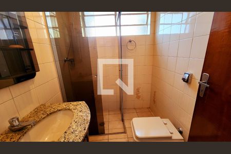 Banheiro de casa à venda com 2 quartos, 120m² em Anhangabaú, Jundiaí