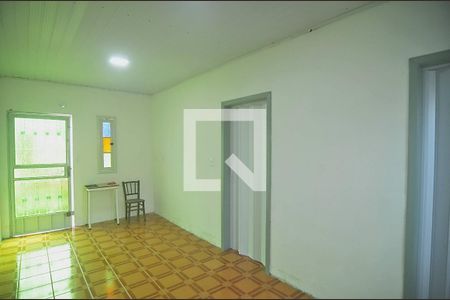 Sala de casa de condomínio para alugar com 2 quartos, 73m² em Harmonia, Canoas