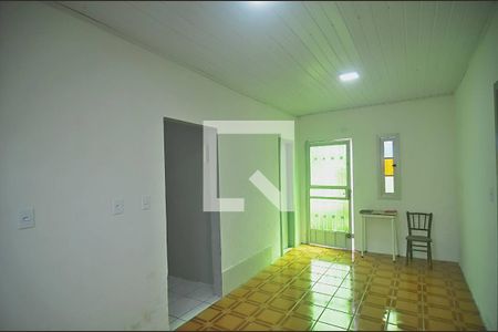 Sala de casa de condomínio para alugar com 2 quartos, 73m² em Harmonia, Canoas