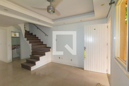 Sala de casa de condomínio para alugar com 2 quartos, 103m² em Rio Branco, Canoas