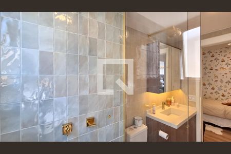 Apartamento à venda com 115m², 2 quartos e 2 vagas Apartamento à venda com 115m², 2 quartos e 2 vagasBanheiro da Suíte 1