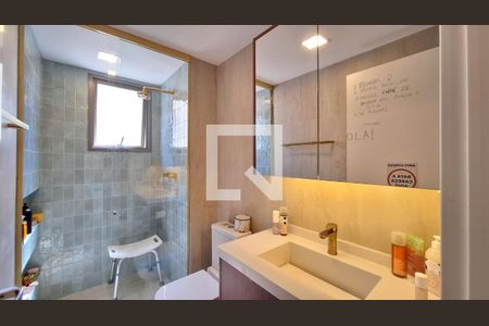 Apartamento à venda com 115m², 2 quartos e 2 vagas Apartamento à venda com 115m², 2 quartos e 2 vagasBanheiro da Suíte 1