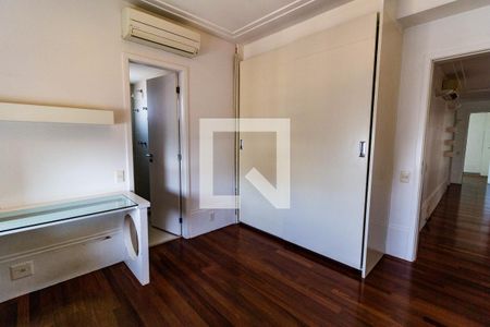 Suíte 1 de apartamento para alugar com 4 quartos, 366m² em Alto da Lapa, São Paulo