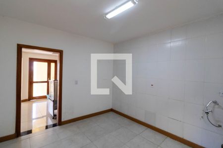 Cozinha de casa de condomínio para alugar com 3 quartos, 170m² em Camaquã, Porto Alegre