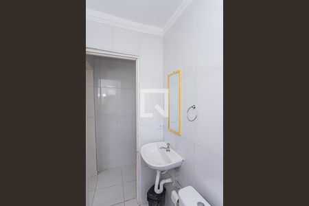 Banheiro de casa para alugar com 1 quarto, 20m² em Vila Prado, São Paulo