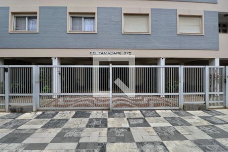 Apartamento para alugar com 238m², 4 quartos e 1 vaga Apartamento para alugar com 238m², 4 quartos e 1 vagaFachada