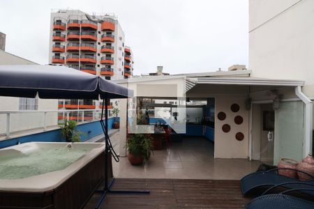 Apartamento para alugar com 238m², 4 quartos e 1 vaga Apartamento para alugar com 238m², 4 quartos e 1 vagaVaranda