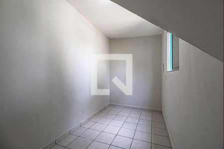 Quarto 2 de casa para alugar com 2 quartos, 60m² em Vila Liviero, São Paulo