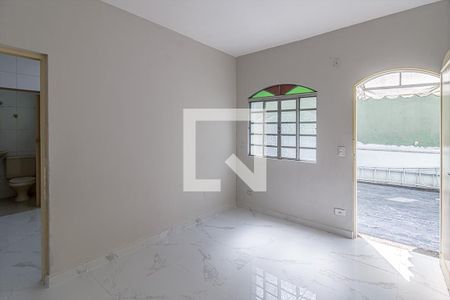 Sala de casa para alugar com 2 quartos, 60m² em Vila Liviero, São Paulo