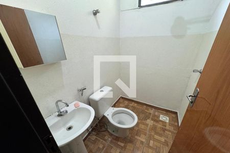 Banheiro de casa para alugar com 1 quarto, 28m² em Parque Residencial Cidade Universitaria, Ribeirão Preto