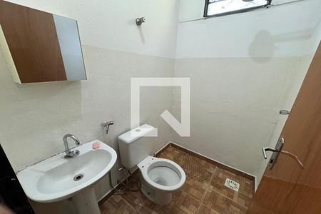 Banheiro de casa para alugar com 1 quarto, 28m² em Parque Residencial Cidade Universitaria, Ribeirão Preto