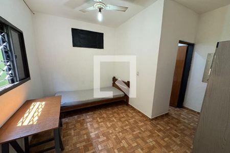 Sala/Quarto de casa para alugar com 1 quarto, 28m² em Parque Residencial Cidade Universitaria, Ribeirão Preto