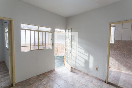 Sala de casa para alugar com 1 quarto, 52m² em Santa Efigênia, Belo Horizonte