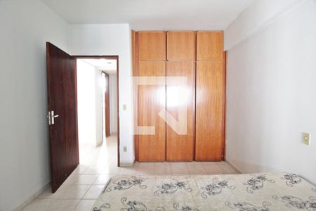 Quarto 1 de apartamento para alugar com 2 quartos, 60m² em Centro, Uberlândia