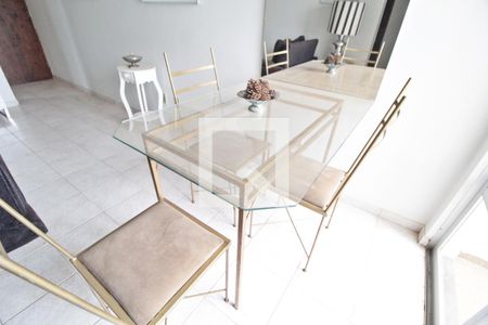 Sala de apartamento para alugar com 2 quartos, 60m² em Centro, Uberlândia