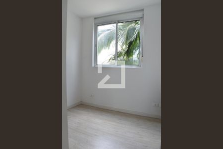 Quarto 2 de apartamento para alugar com 2 quartos, 63m² em Bacacheri, Curitiba