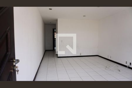 Sala de casa de condomínio para alugar com 2 quartos, 21m² em Taquara, Rio de Janeiro