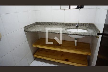 Lavabo de casa de condomínio para alugar com 2 quartos, 21m² em Taquara, Rio de Janeiro