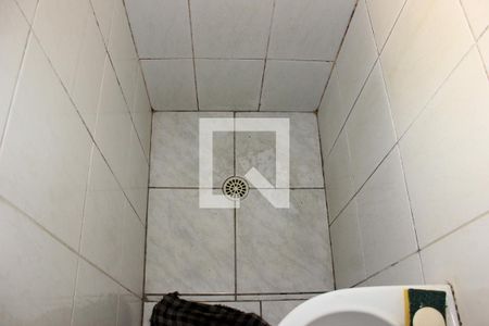 Banheiro de kitnet/studio para alugar com 1 quarto, 35m² em Jardim Santa Mena, Guarulhos