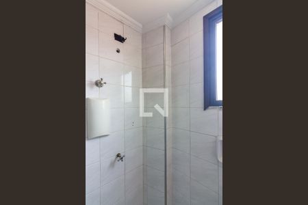 Banheiro  de apartamento à venda com 2 quartos, 60m² em Quitaúna, Osasco