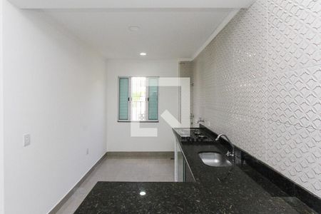 Cozinha de apartamento para alugar com 1 quarto, 37m² em Parque São Rafael, São Paulo