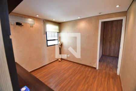 Sala de TV de apartamento à venda com 3 quartos, 120m² em Centro, Campinas