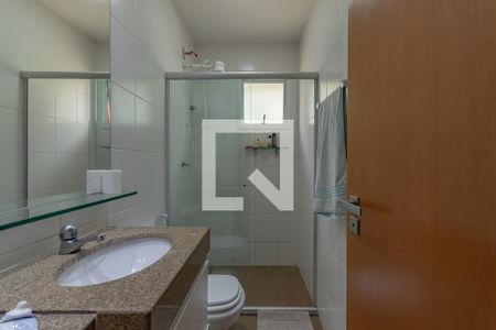 Casa de condomínio à venda com 150m², 4 quartos e 4 vagas Casa de condomínio à venda com 150m², 4 quartos e 4 vagasBanheiro Social