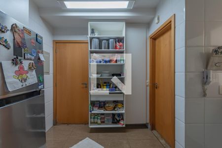 Casa de condomínio à venda com 150m², 4 quartos e 4 vagas Casa de condomínio à venda com 150m², 4 quartos e 4 vagasCozinha